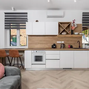 Madeleine Apartment